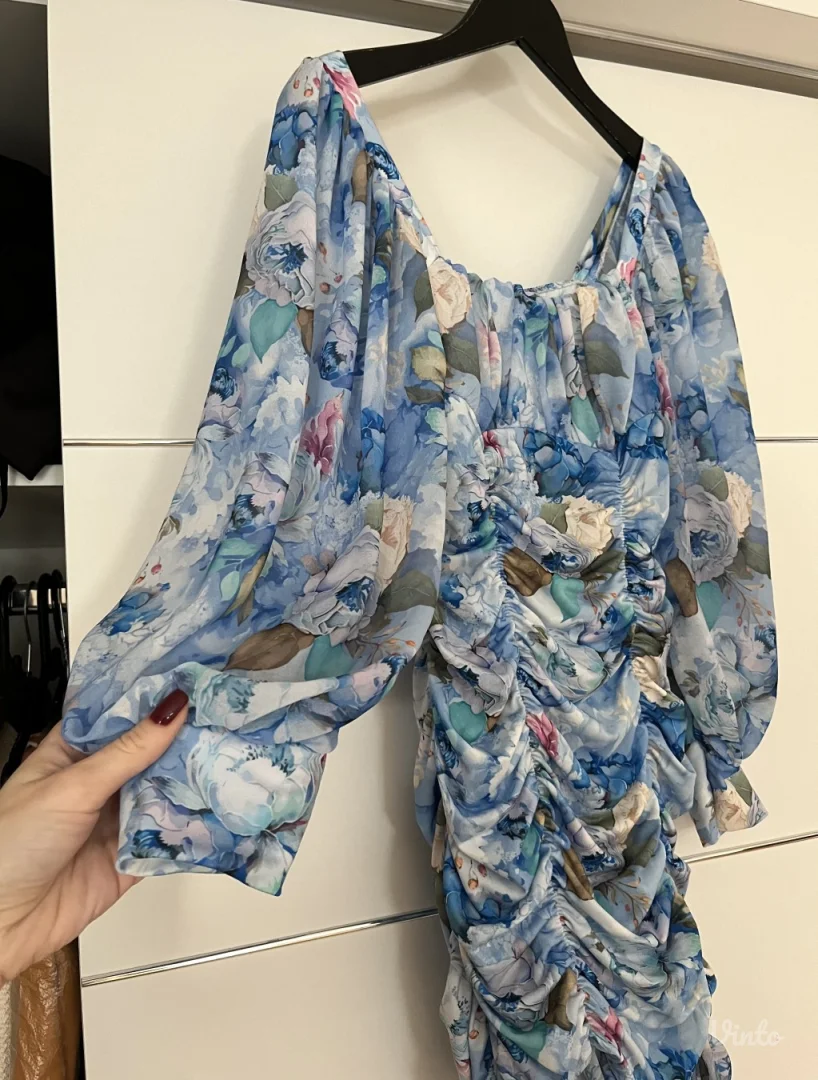 Cvetna haljina nenosena