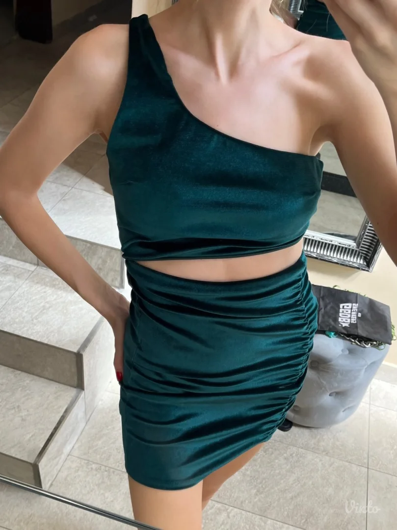 Zelena plisana haljina