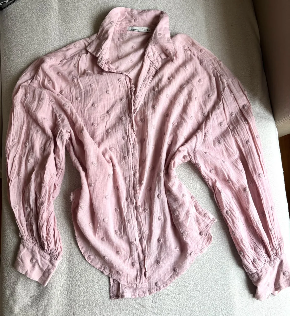 Pull&Bear roze košulja sa reljefnim tufnama