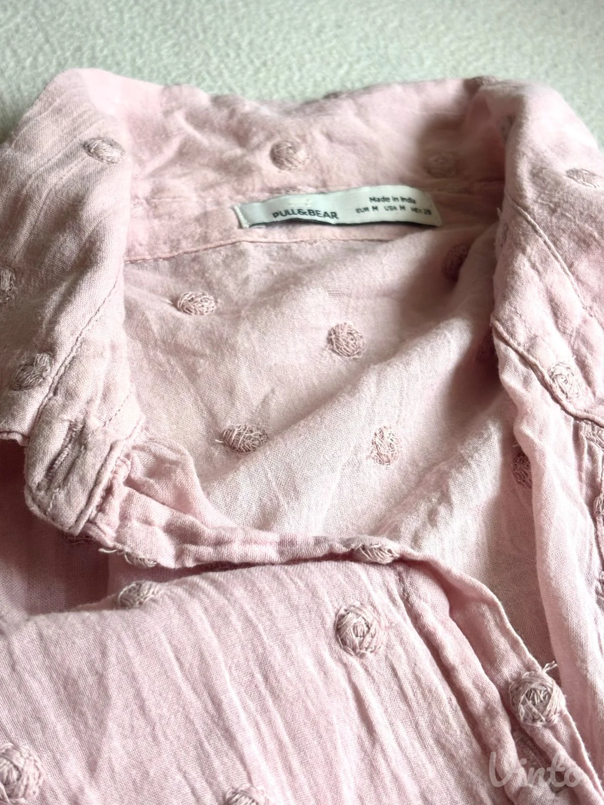 Pull&Bear roze košulja sa reljefnim tufnama