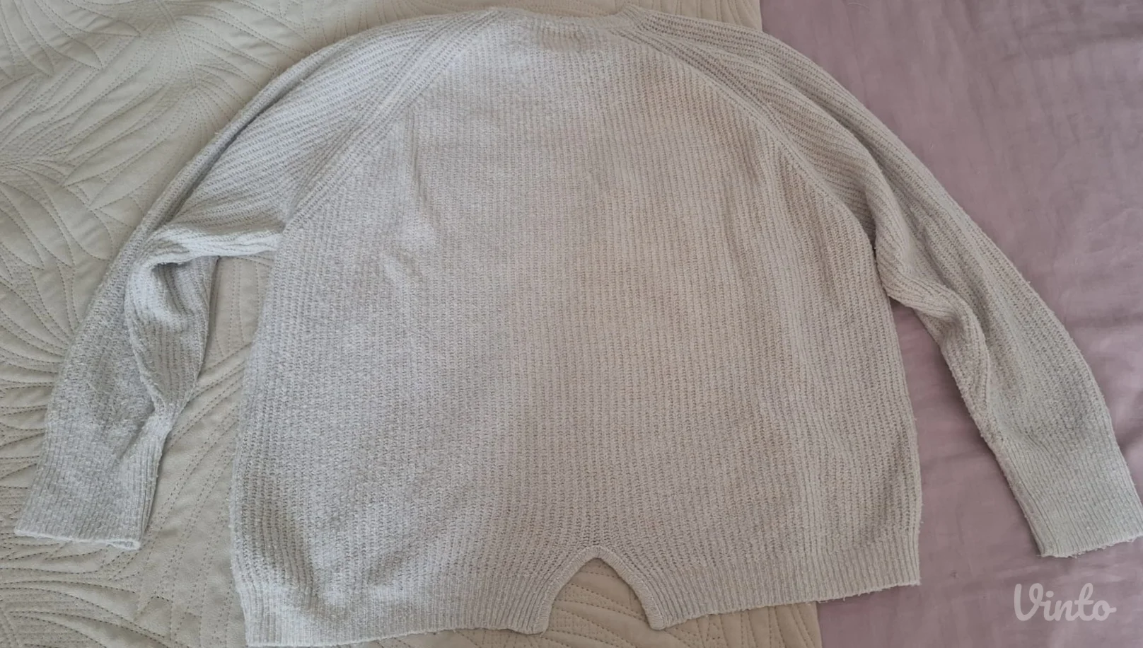 Paket-6 ženskih majica+džemper- sve za 1500