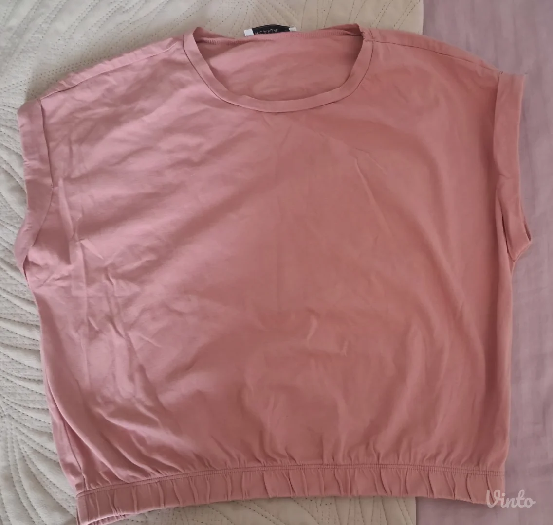 Paket-6 ženskih majica+džemper- sve za 1500