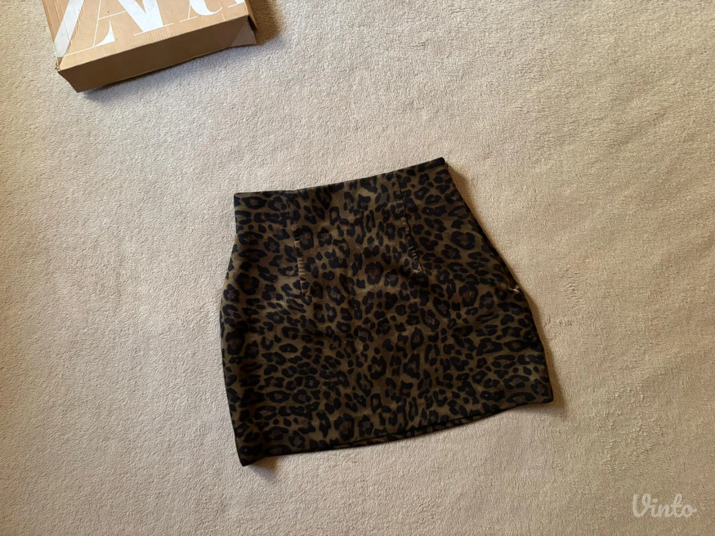 Zara saten mini suknja