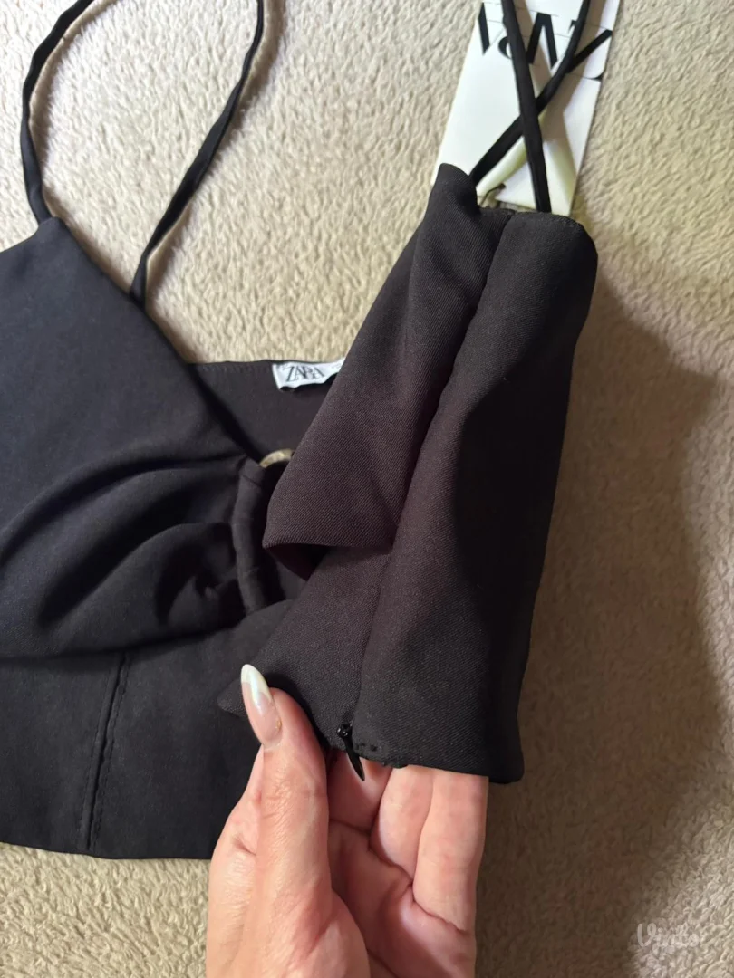 Zara crni top - NOVO