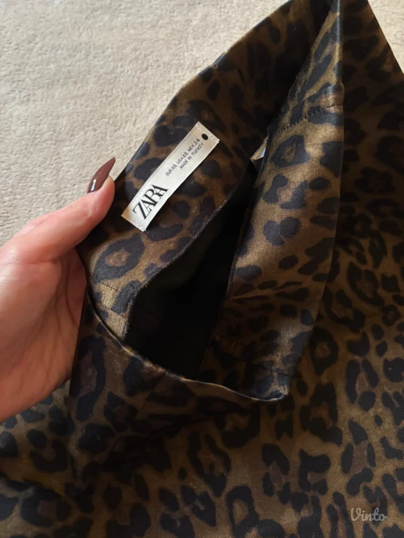 Zara saten mini suknja