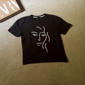 Zara crna majica
