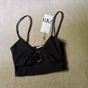 Zara crni top - NOVO