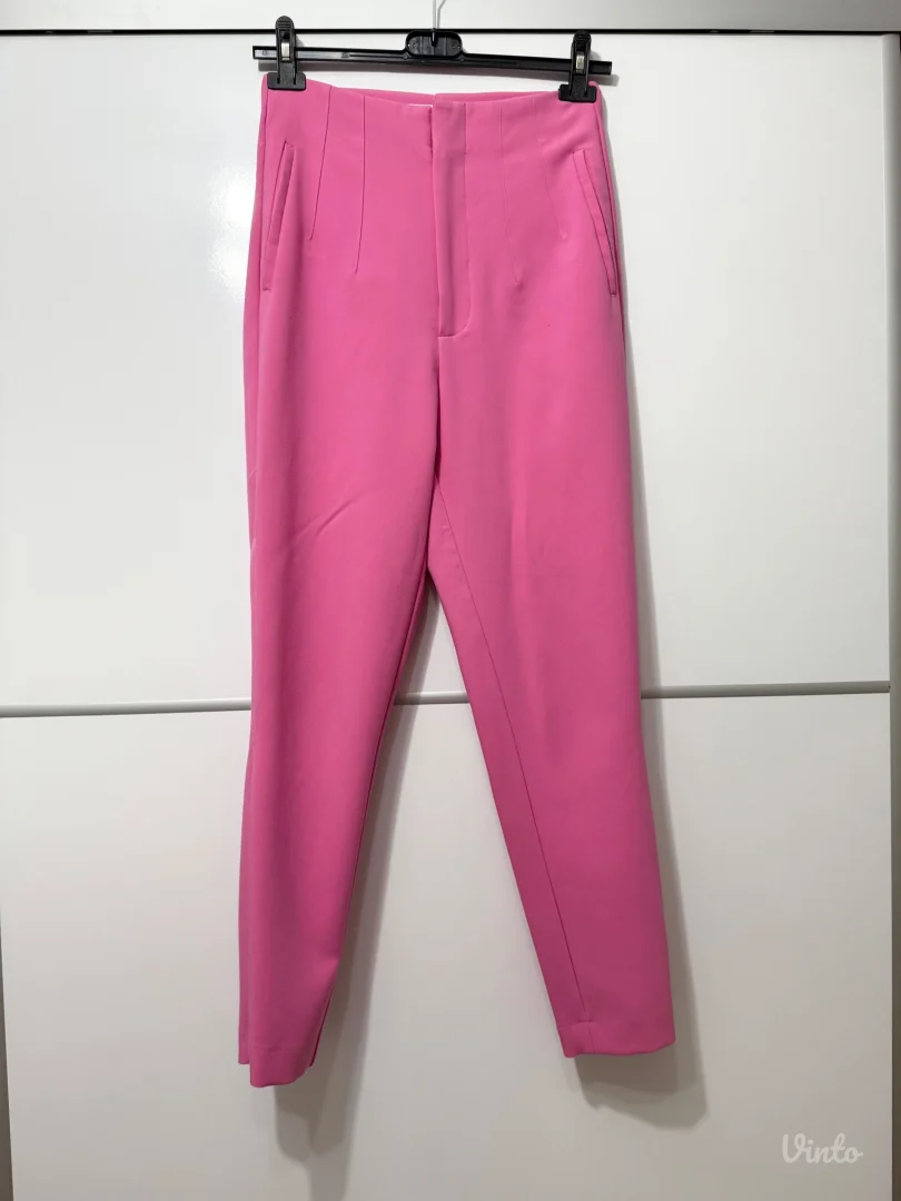 Stradivarius nove roze pantalone