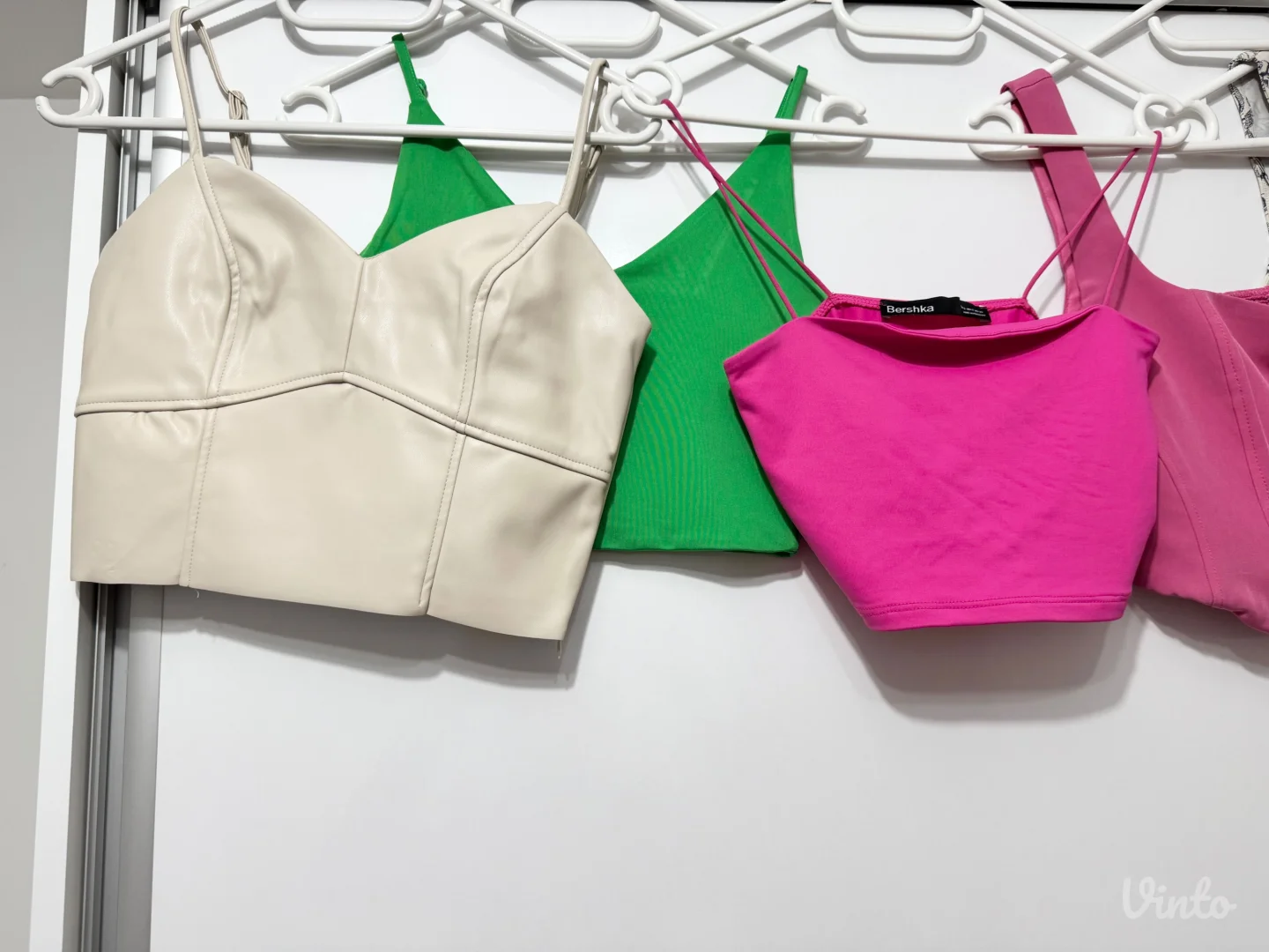 Odlicna prilika-5 novih Bershka topa