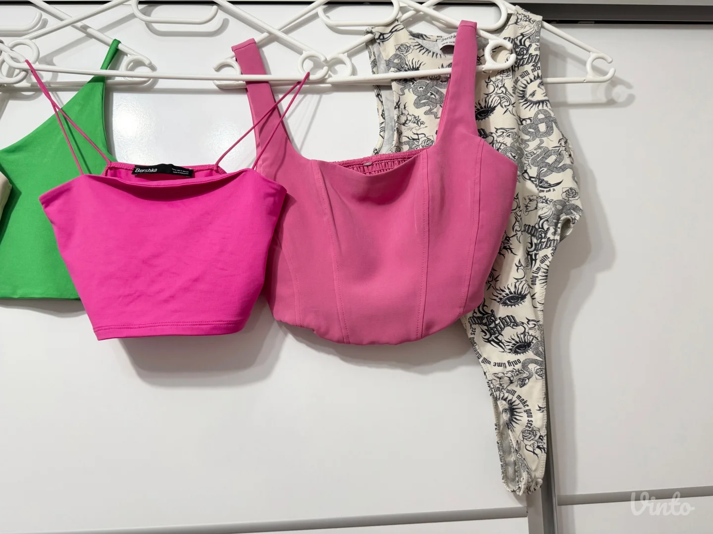 Odlicna prilika-5 novih Bershka topa