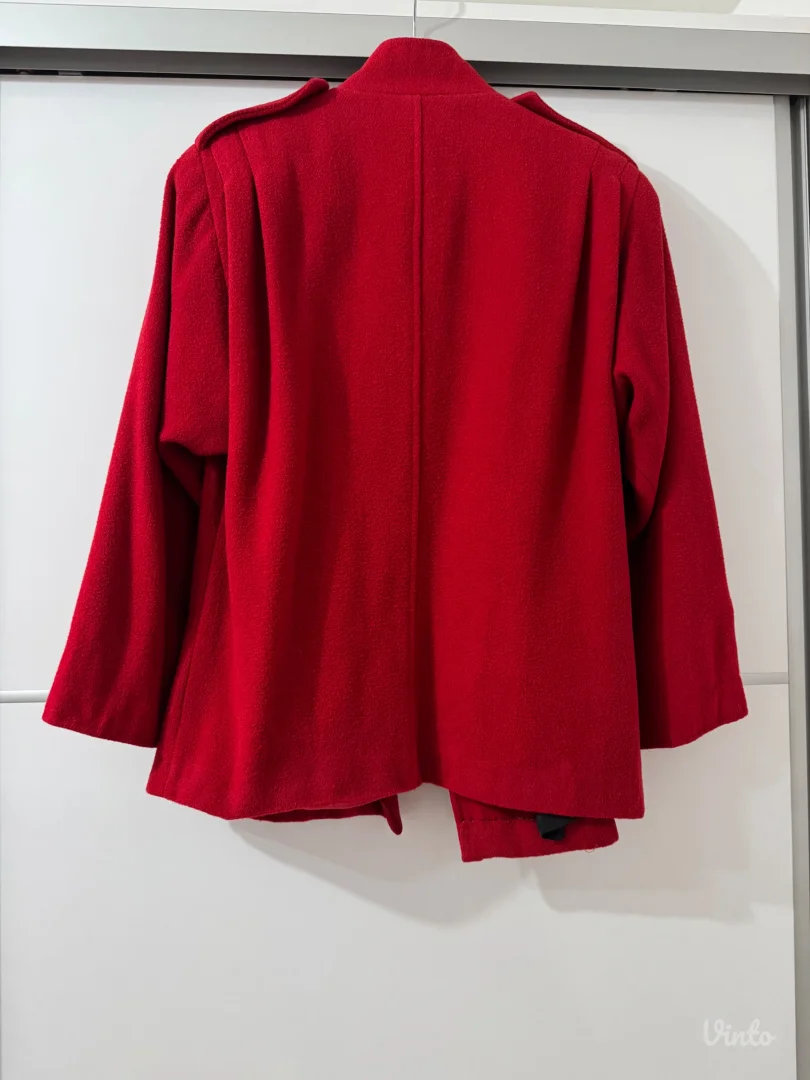 Zara novi crveni kaput