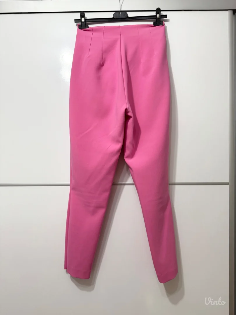 Stradivarius nove roze pantalone