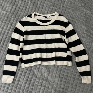 H&M džemper na pruge