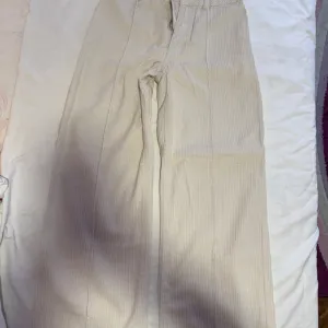 Plis somot pantalone