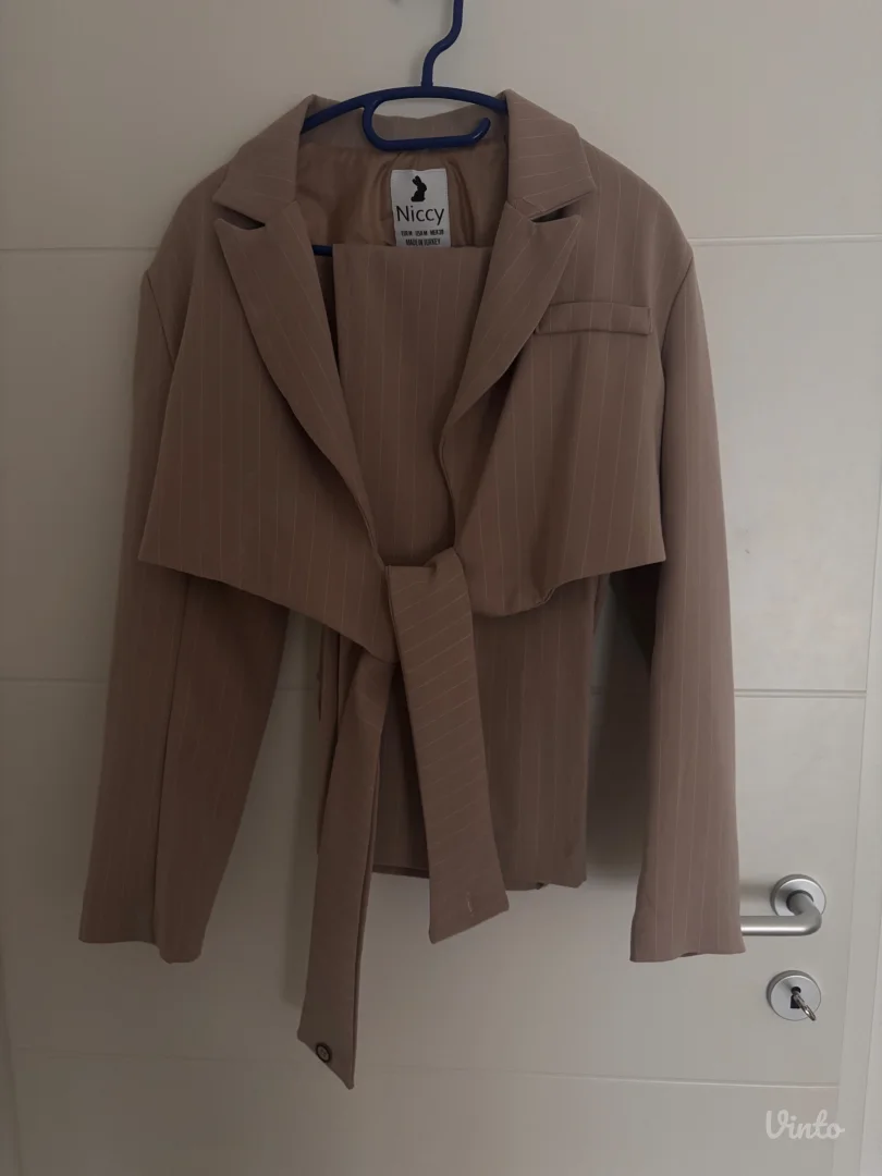 Komplet sako i pantalone