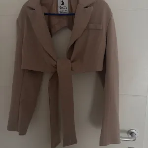 Komplet sako i pantalone