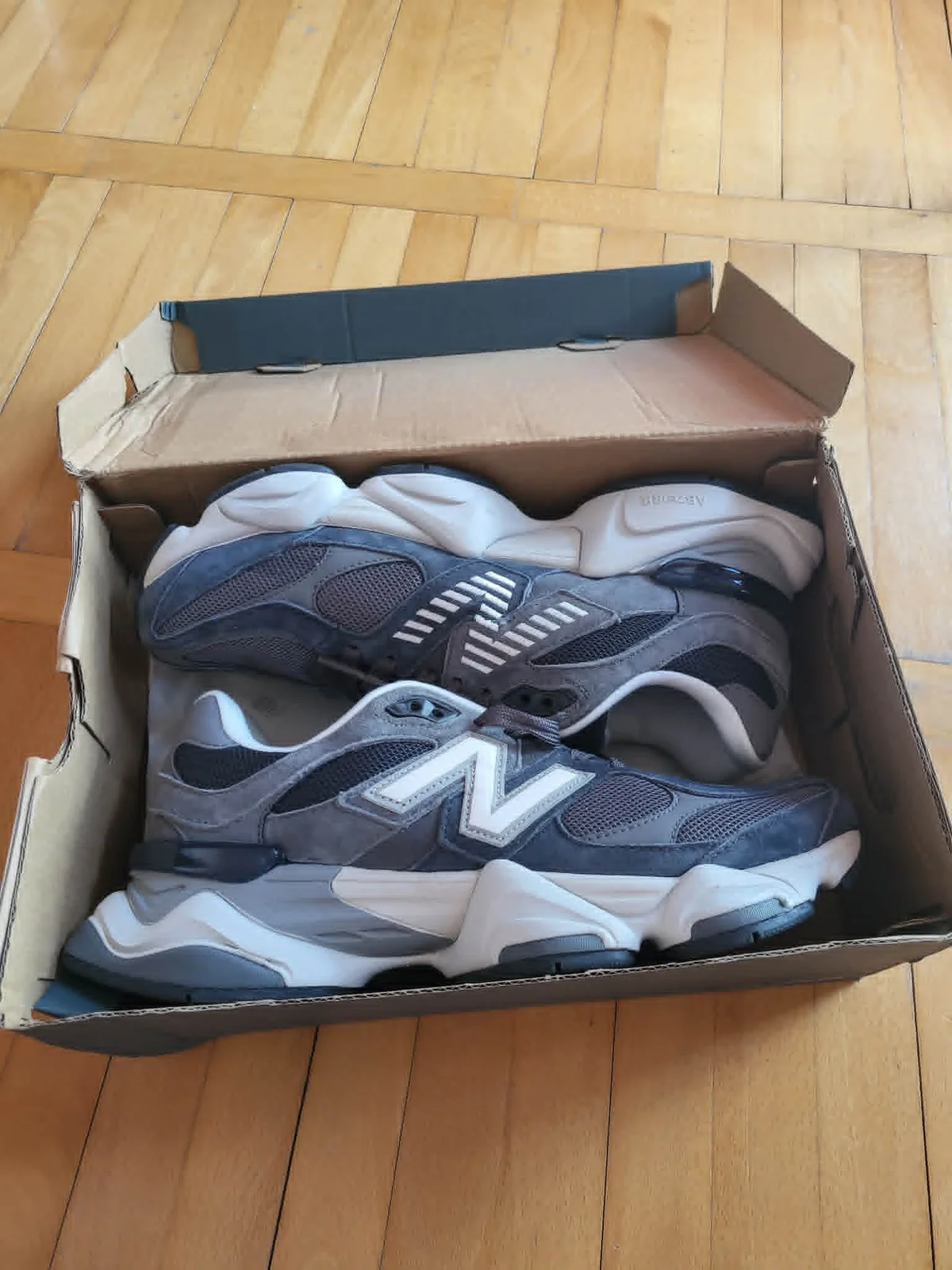 New Balance 9060 - NOVO!