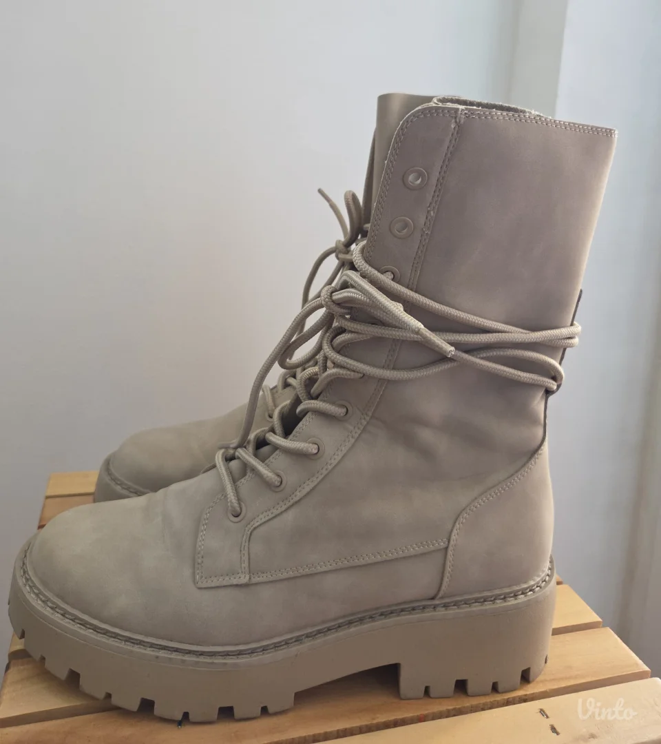 Stradivarius - bež čizme