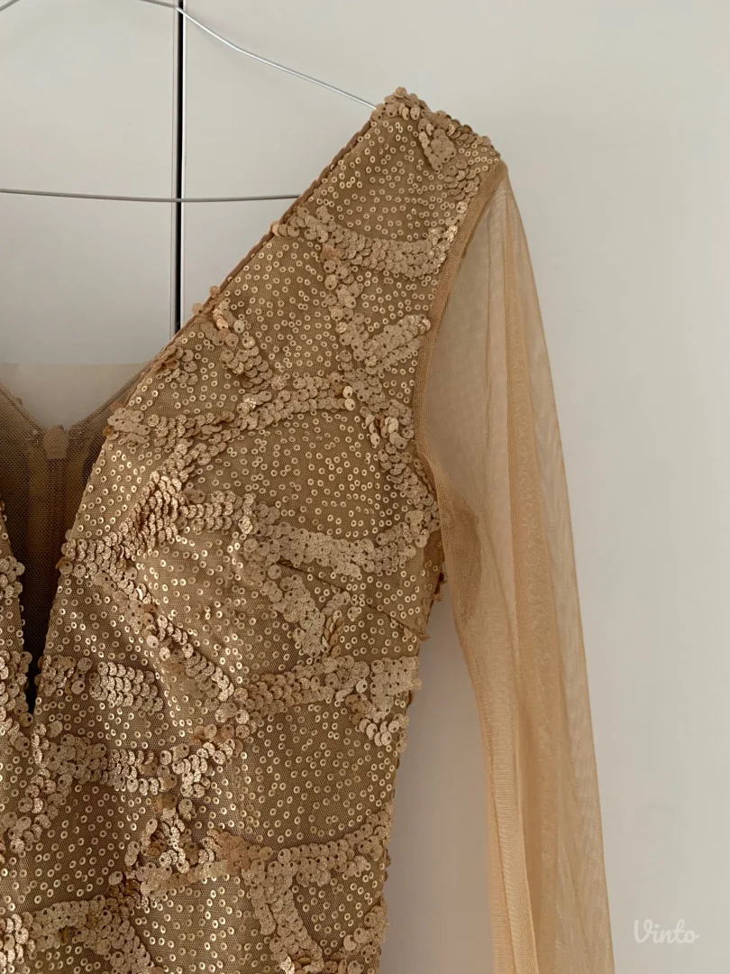 Šljokičava kratka haljina