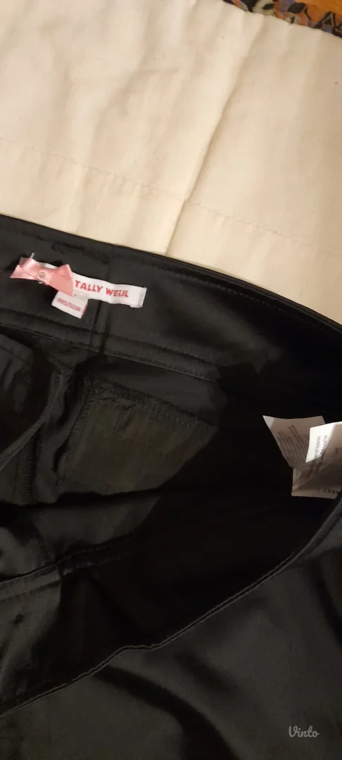 Nove ženske pantalone