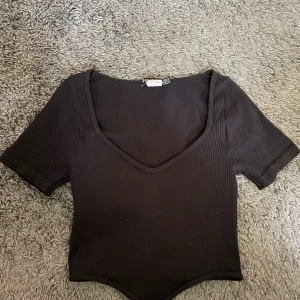 Crna Zenska majica-krop top