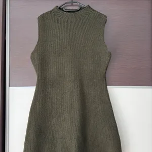 H&M pletena haljina L