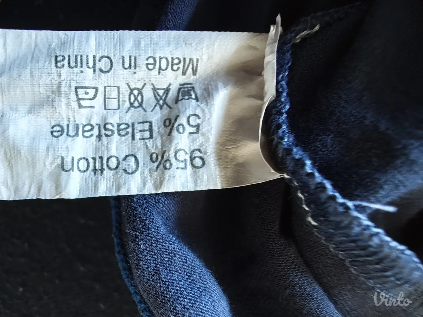 Četiri pamučne majice dugih rukava u S veličini