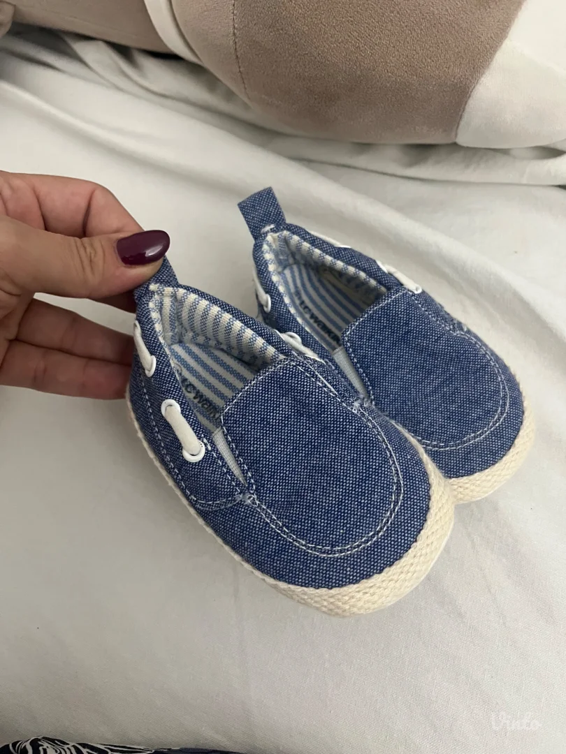 Obuca za bebu nehodajuca