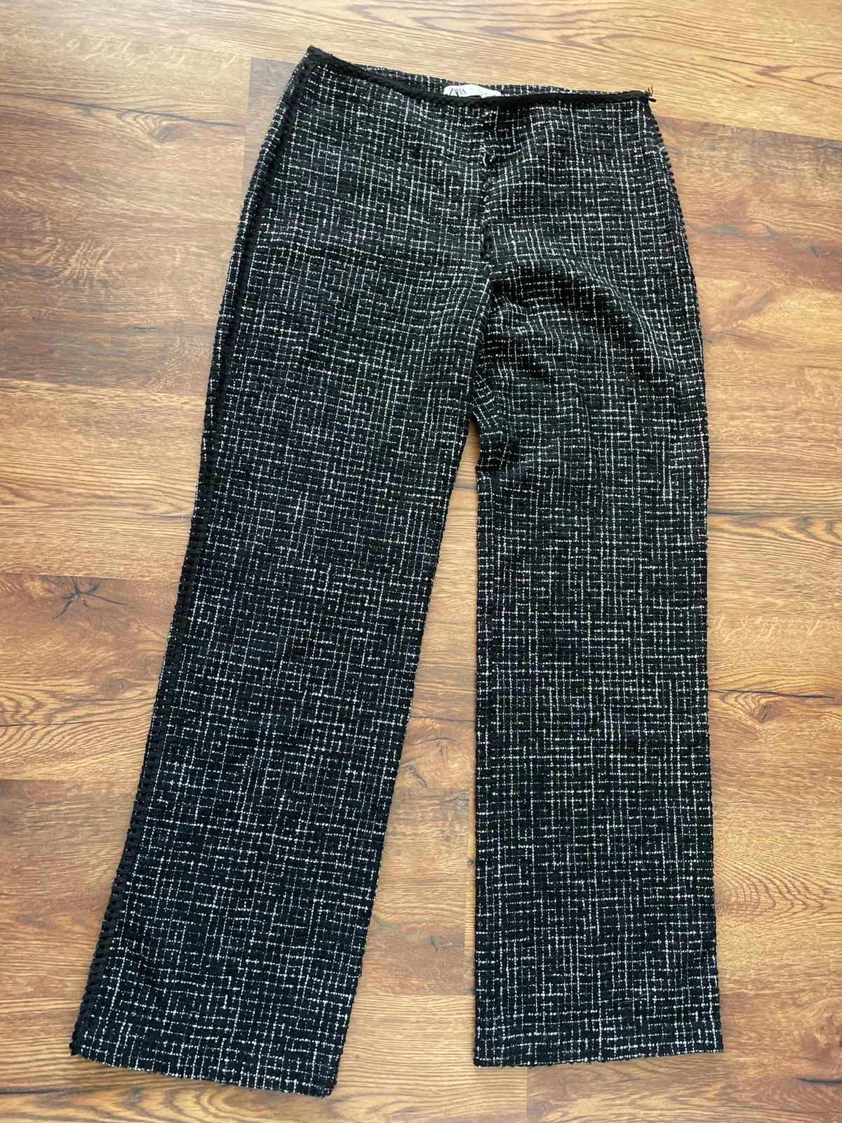 Zara pantalone tvid