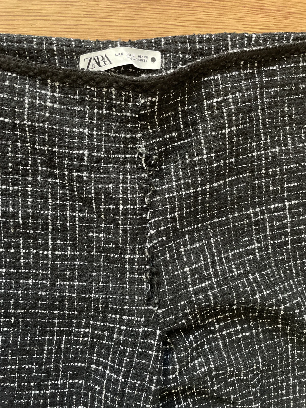 Zara pantalone tvid