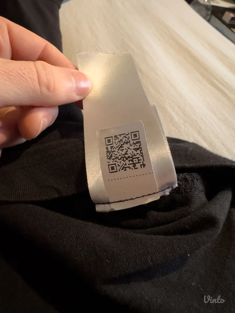 Original Calvin Klein majica! M vel kao nov