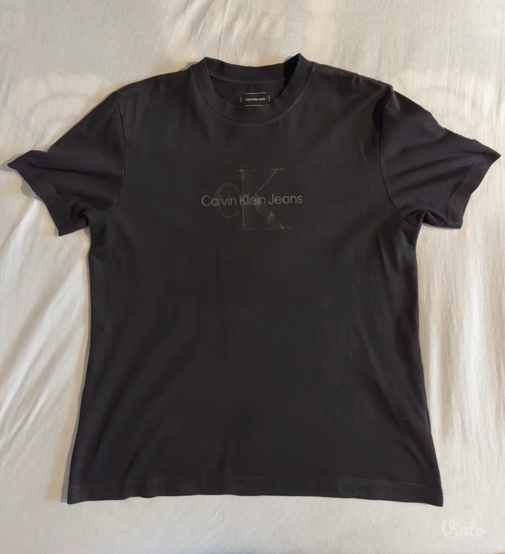 Original Calvin Klein majica! M vel kao nov