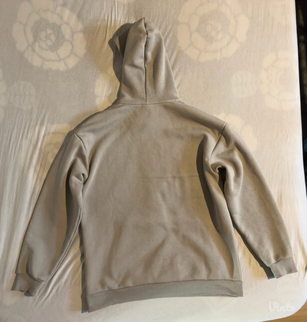 Puma sportski duks iz USA! M vel kao nov! Imate mere