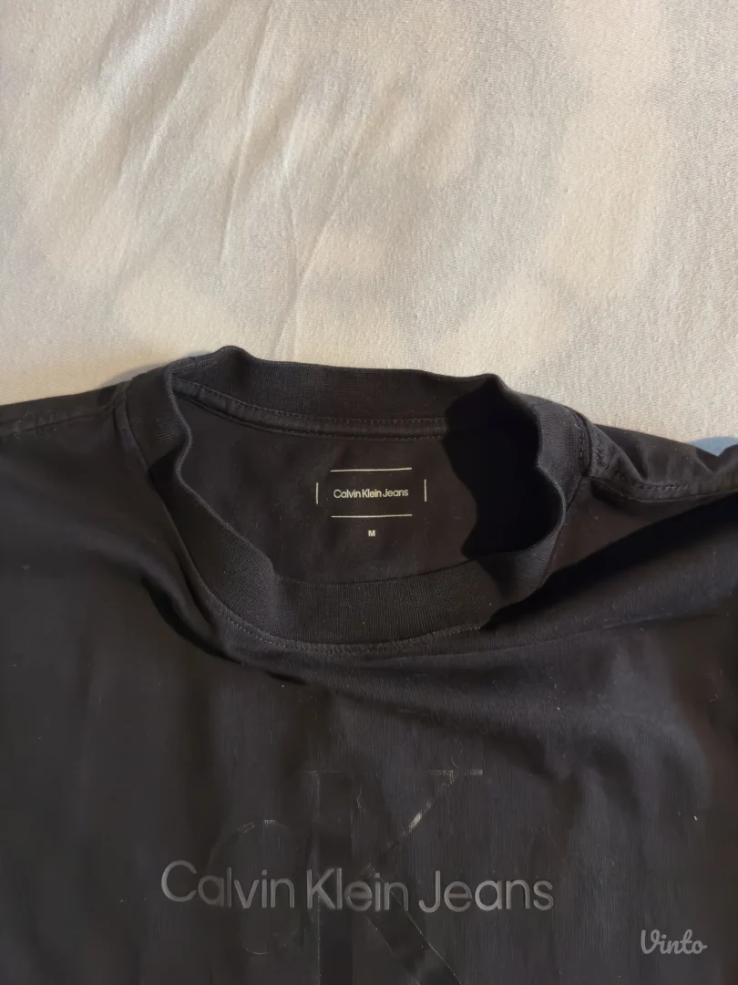 Original Calvin Klein majica! M vel kao nov