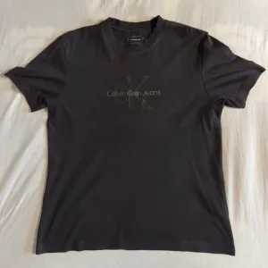 Original Calvin Klein majica! M vel kao nov