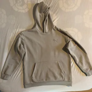 Puma sportski duks iz USA! M vel kao nov! Imate mere