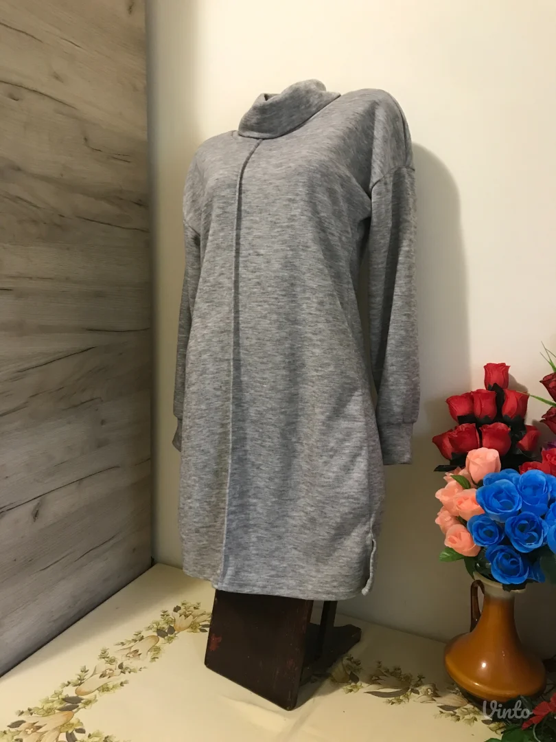 Nova siva topla siroka rolka haljina M