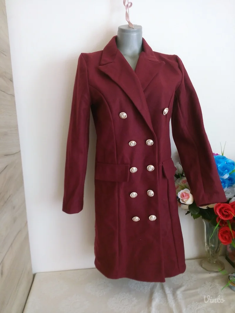 Nov bordo kaput 2 reda dugmica S