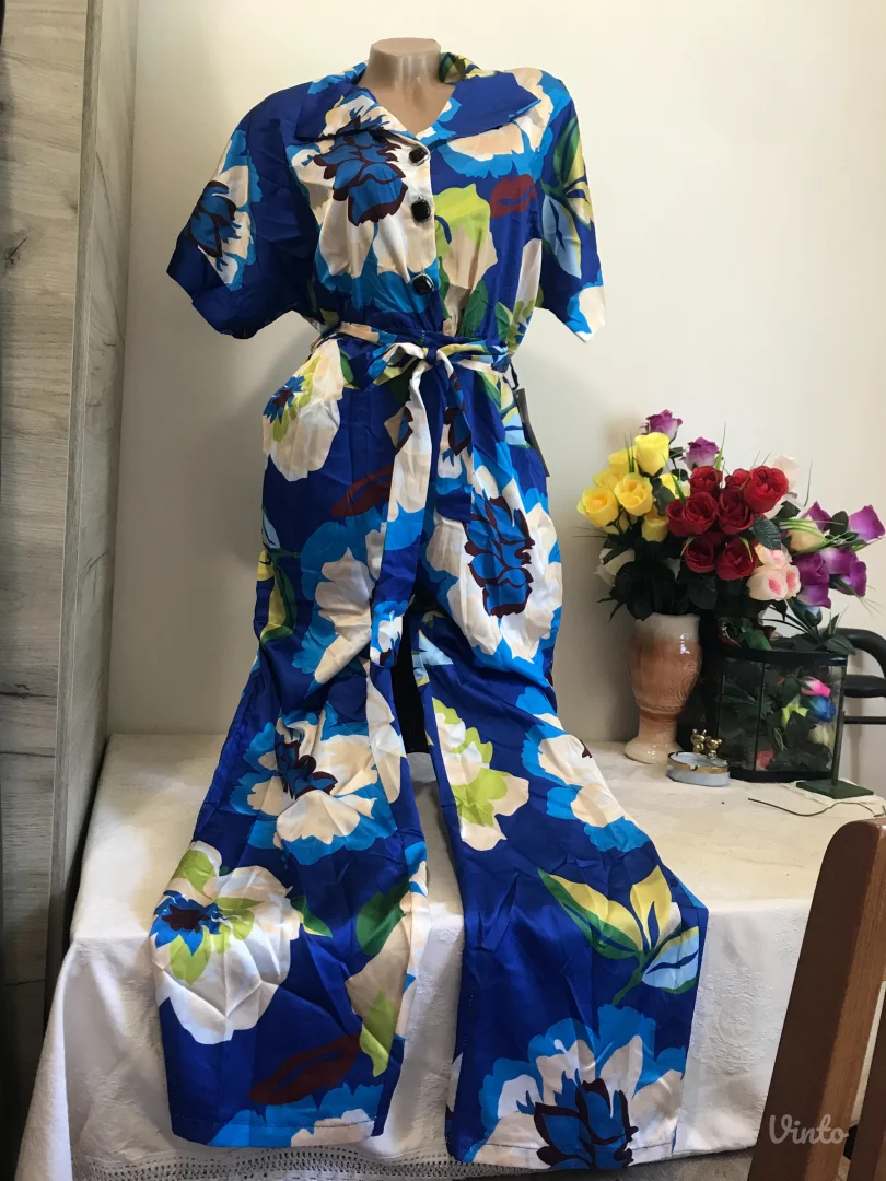 Nov LS plavo cvetni kombinezon M/L