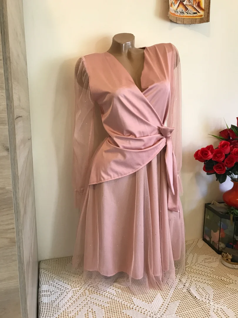 Nova roze od tila sjajne tackice S/M