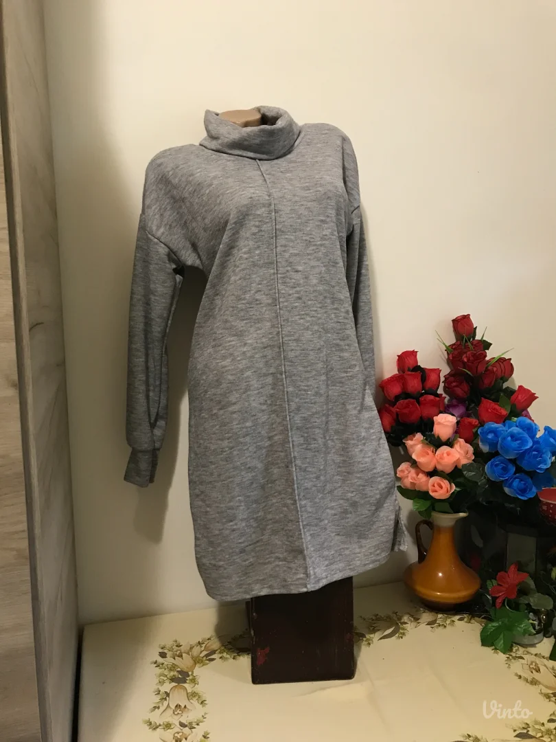Nova siva topla siroka rolka haljina M