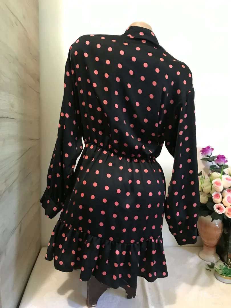 Zara crna haljina roze tufne M