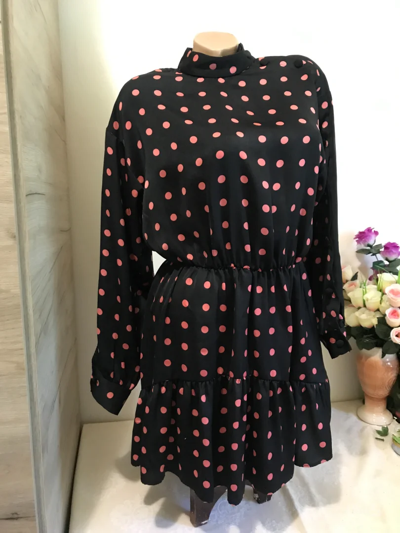 Zara crna haljina roze tufne M