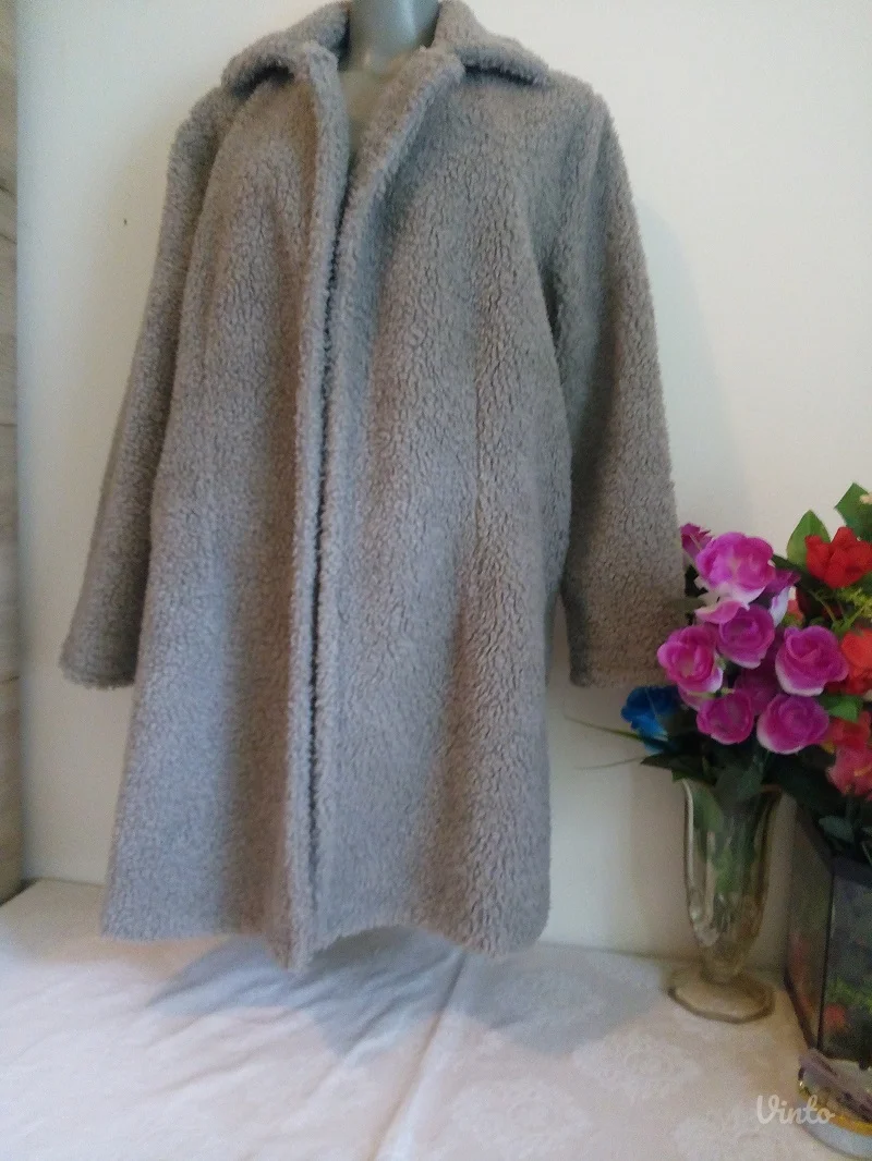 boohoo sivi kaput 40