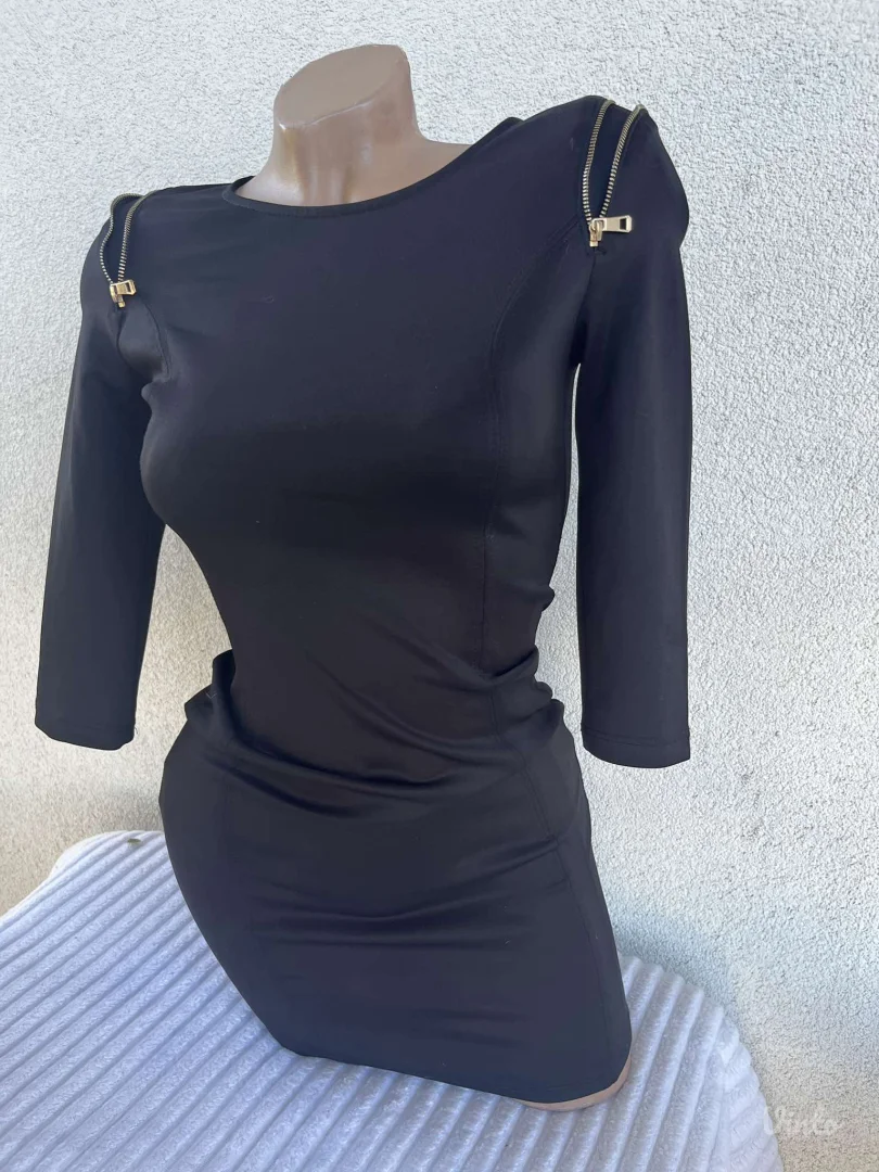 Bershka crna haljinica XS/S