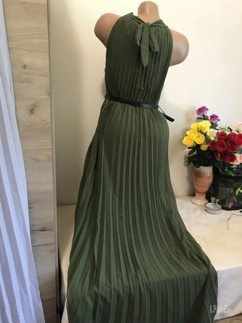 Nova Vanis zelena plisirana sa cvetom S/M