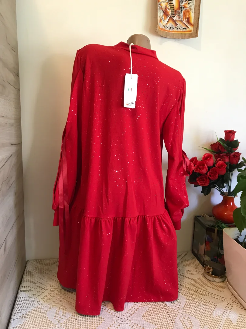 Nova M crvena neobicnih rukava S/M