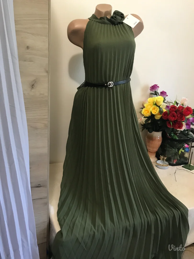 Nova Vanis zelena plisirana sa cvetom S/M