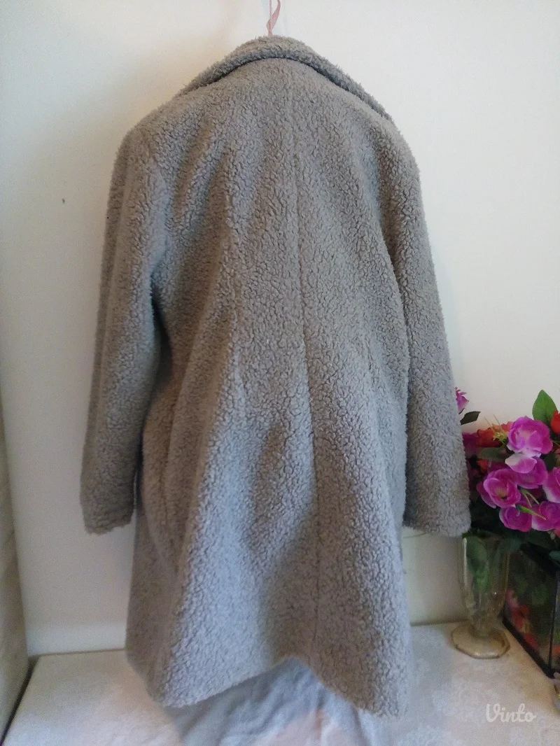 boohoo sivi kaput 40