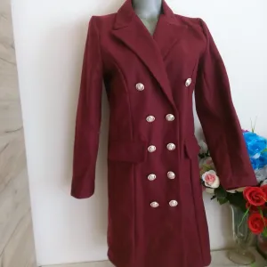 Nov bordo kaput 2 reda dugmica S